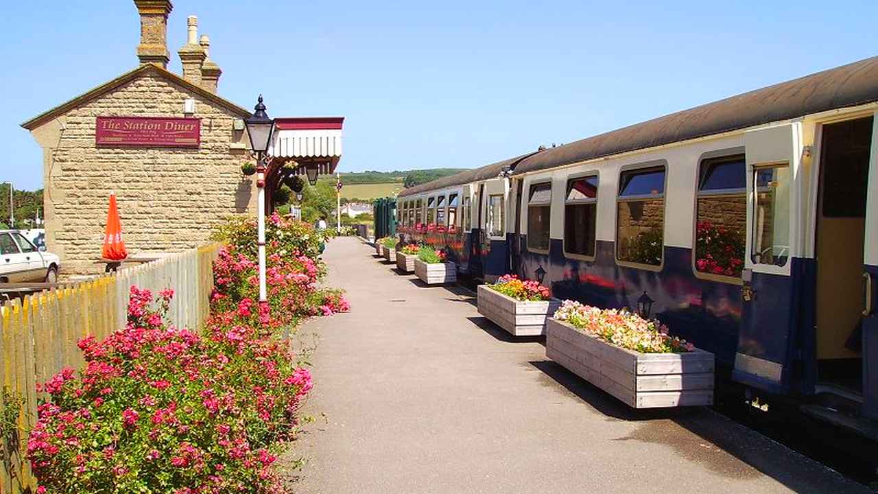 West Bay Station 2006