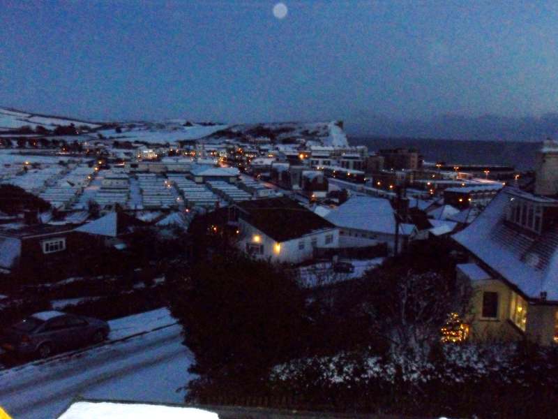 West Bay in the Snow, Evening over West Bay